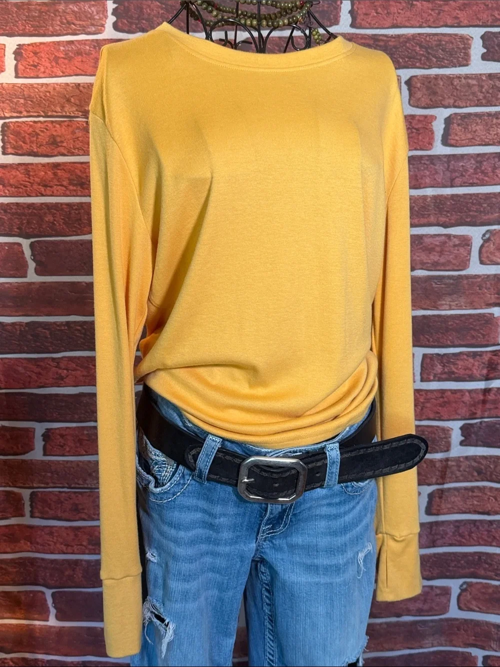 👚 Cotton Long Sleeve Thumb Hole Top — Mustard Yellow — Sz L / NWOT / Q